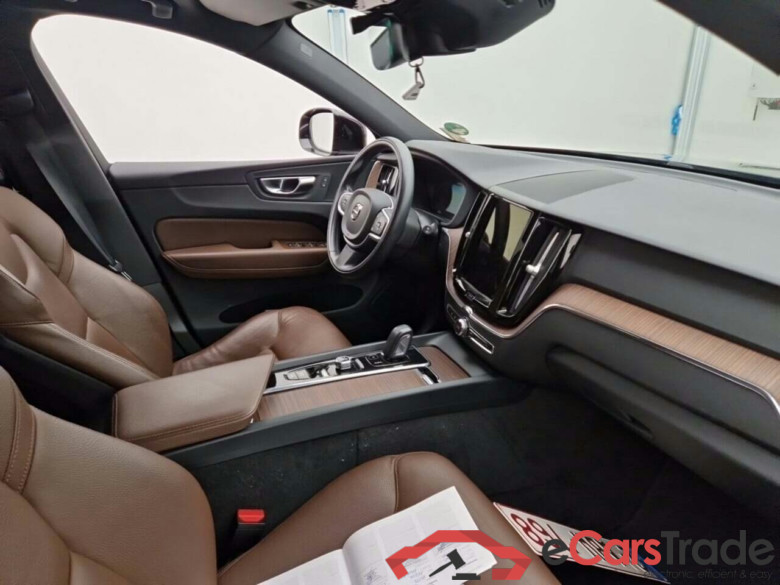 VOLVO XC60 2.0 B4 MOMENTUM PRO GEARTRONIC #3