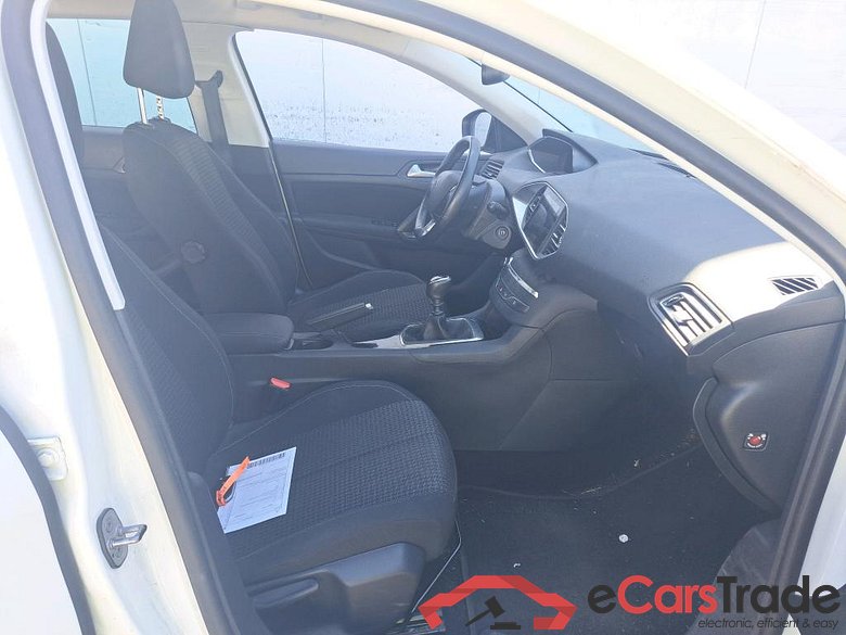 PEUGEOT 308 / 2017 / 5P / berlina con portón 5p Active Pack PureTech 110 S&S (AC) #6