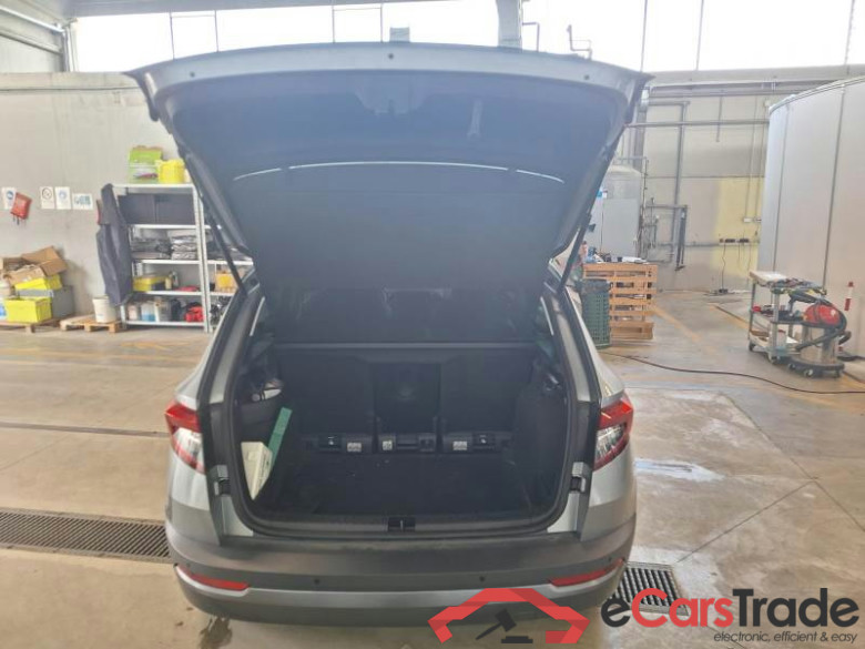 SKODA KAROQ / 2017 / 5P / SUV 2.0 TDI 110KW EVO SCR STYLE DSG 4WD #6