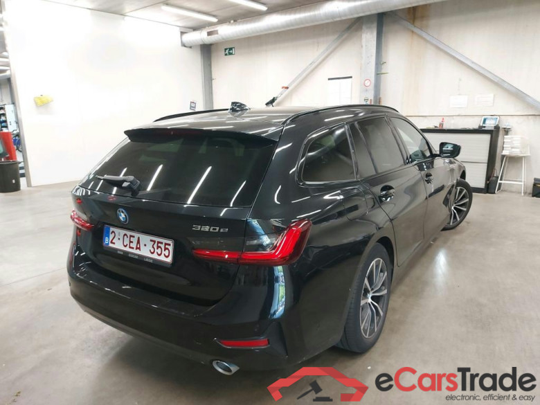BMW - BMW 3 TOURING 320e 204PK Sport Pack Business With Heated Seats & Heated Steering Wheel & Active Cruise & Parking Assistant Pack   * HYBRID * #2