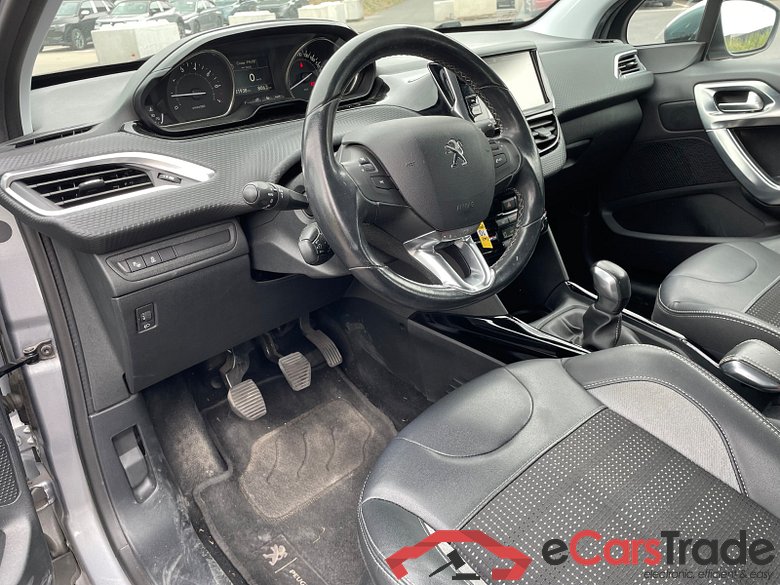 Peugeot 2008 1.2 PureTech Allure Navi 1/2 Leather Klima PDC ... #5