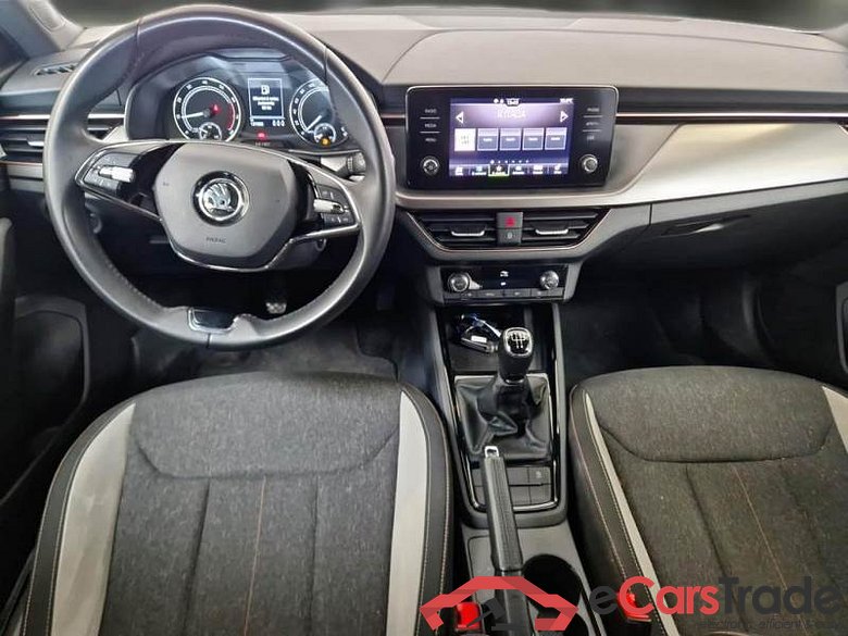 SKODA KAMIQ / 2019 / 5P / SUV 1.0 TSI 70KW BLACK DOTS #3