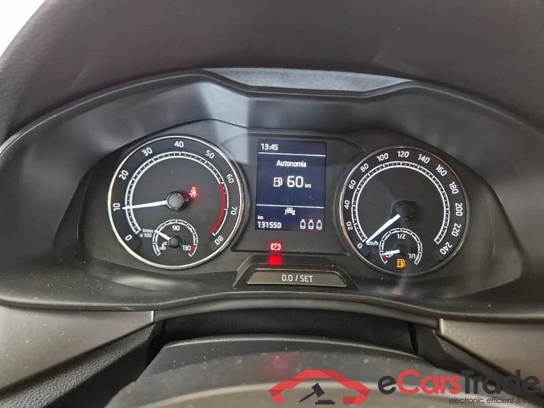 SKODA KAMIQ / 2019 / 5P / SUV 1.0 TSI 70KW BLACK DOTS #4