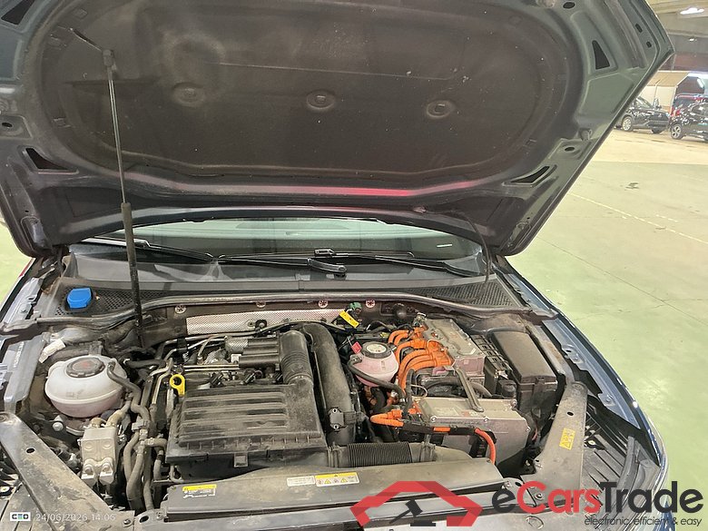 VOLKSWAGEN PASSAT VARIANT 1.4 TSI MSQ VARIANT GTE BUSINESS #6