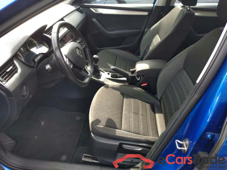 SKODA Octavia Combi 1.0 TSI Greentech Ambition Business #5
