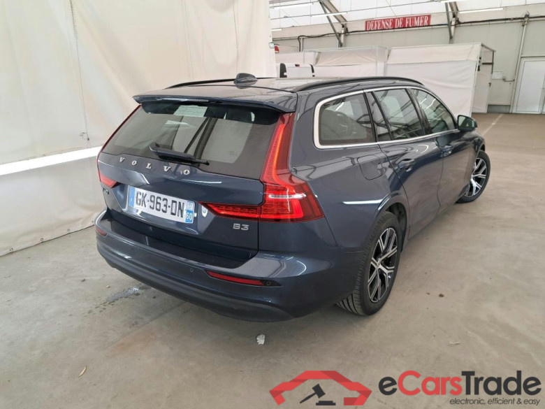 VOLVO V60 / 2018 / 5P / Break B3 163 DCT 7 Momentum Business #3