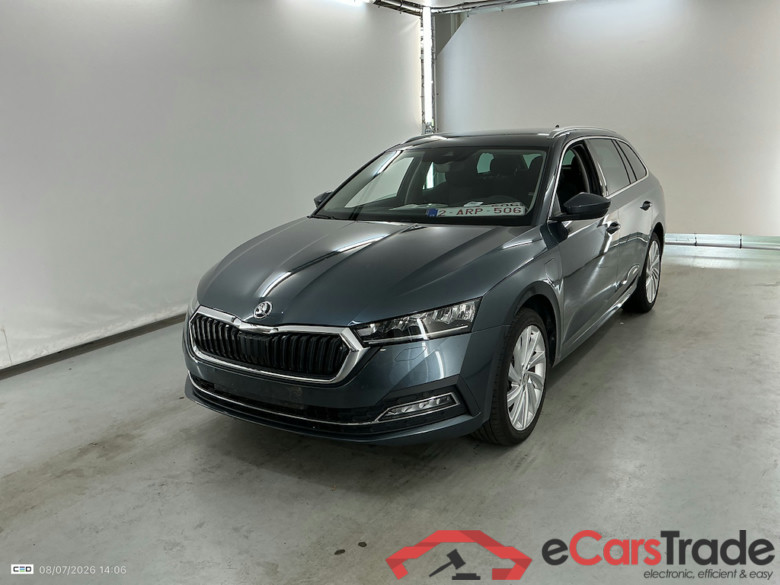 SKODA OCTAVIA COMBI 1.4 TSI PHEV 150KW DSG CLEVER #1