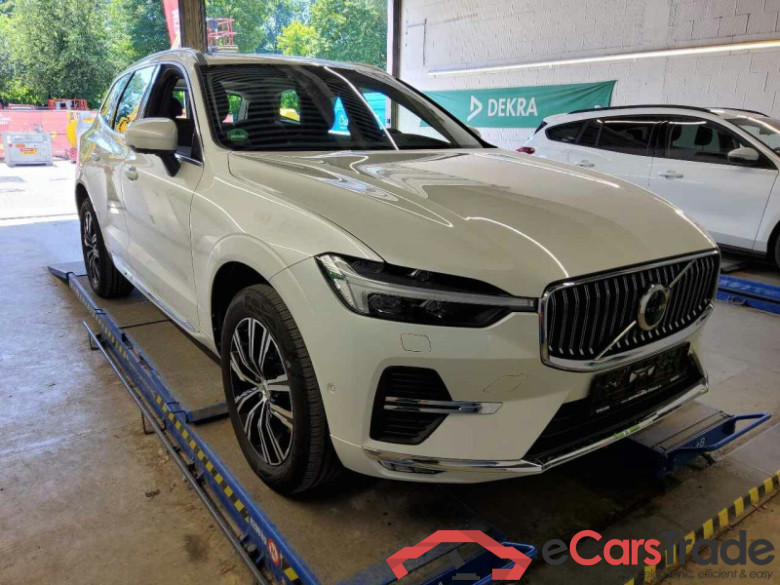Volvo XC60 (03.2017->) DE - SUV5 B5 (Benzin) 2WD EU6d, Inscription Mild-Hybrid, (Facelift) 2021 - 2022 #2