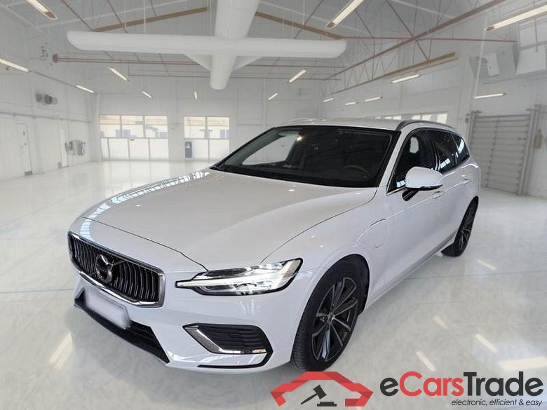 VOLVO V60 / 2019 / 5P / STATION WAGON T6 PLUG-IN AWD AUTOM.INSCR.EXPR.