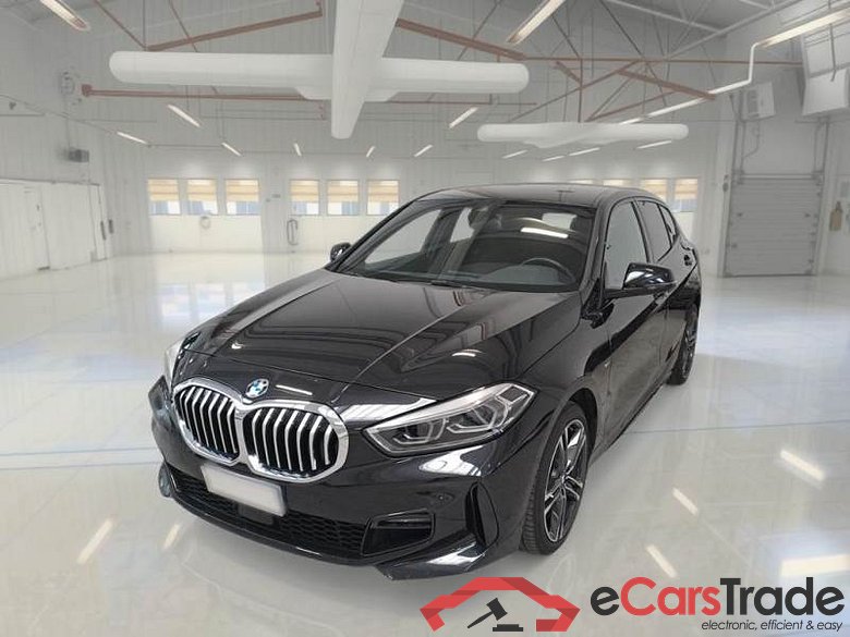 BMW SERIE 1 / 2019 / 5P / BERLINA 118D MSPORT