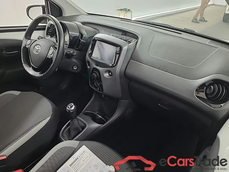 TOYOTA Aygo 1.0 VVT-i x-play 5D 53kW #6