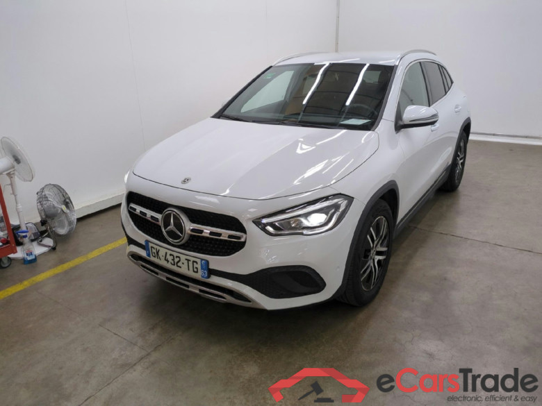 MERCEDES-BENZ GLA / 2020 / 5P / SUV 2.0 GLA 200 D BUSINESS LINE DCT