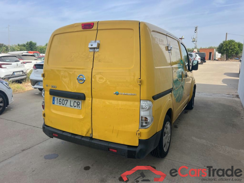 NISSAN e-NV200 / 2009 / 4P / furgón Furgón 4p 40 kWh PROFESIONAL #2