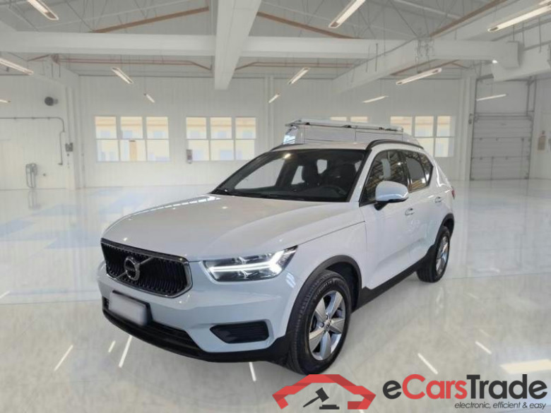 VOLVO XC40 / 2017 / 5P / SUV T2 MOMENTUM CORE