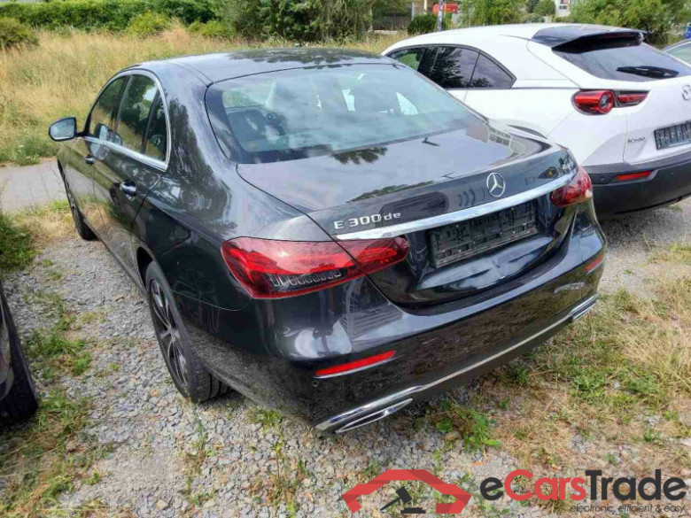 Mercedes-Benz E Limousine (BM 213)(08.2016->) DE - Lim4 E 300 de EU6d, 4Matic Avantgarde, (Facelift) 2020 - 2023 #4