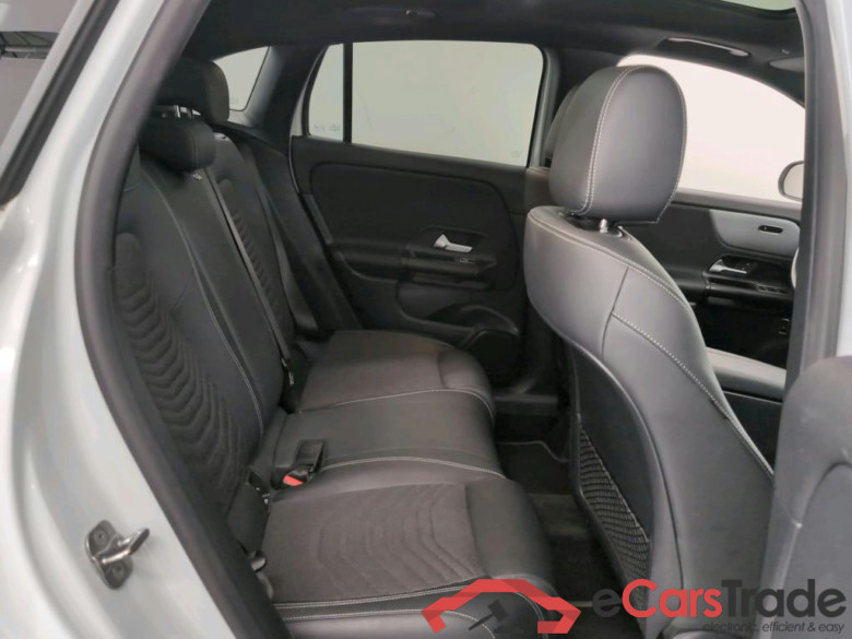MERCEDES-BENZ GLA 1.3 GLA 250 E DCT BUSINESS LINE #6
