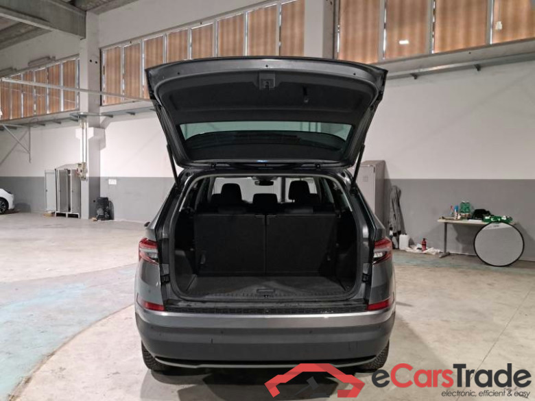 SKODA KODIAQ / 2021 / 5P / SUV 2.0 TDI 110KW EXECUTIVE DSG 7P #5