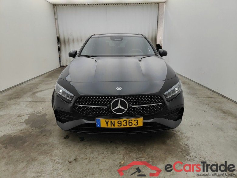 MERCEDES CLASSE A DIESEL (W177) A 200 d 150hp AMG Line 5d #1
