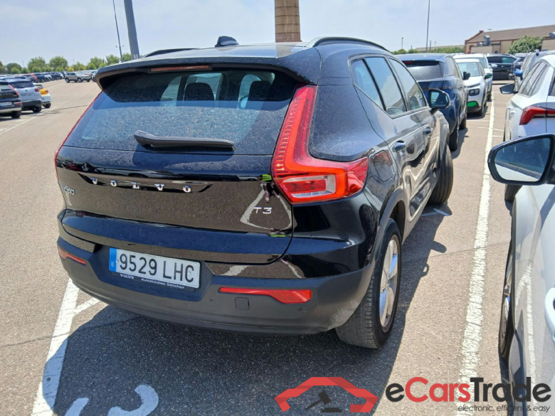 VOLVO XC40 / 2017 / 5P / todoterreno 1.5 T3 #2