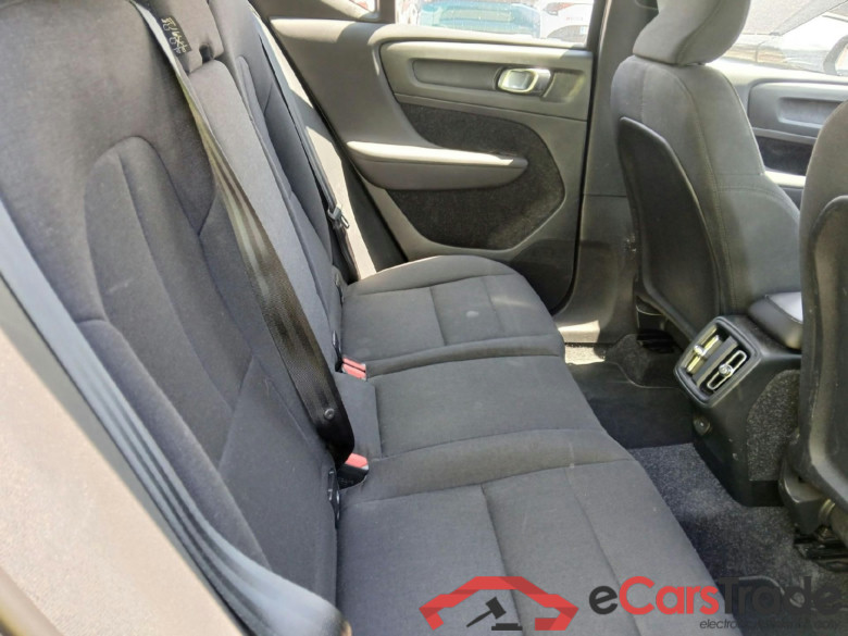 VOLVO XC40 / 2017 / 5P / todoterreno 1.5 T3 #6