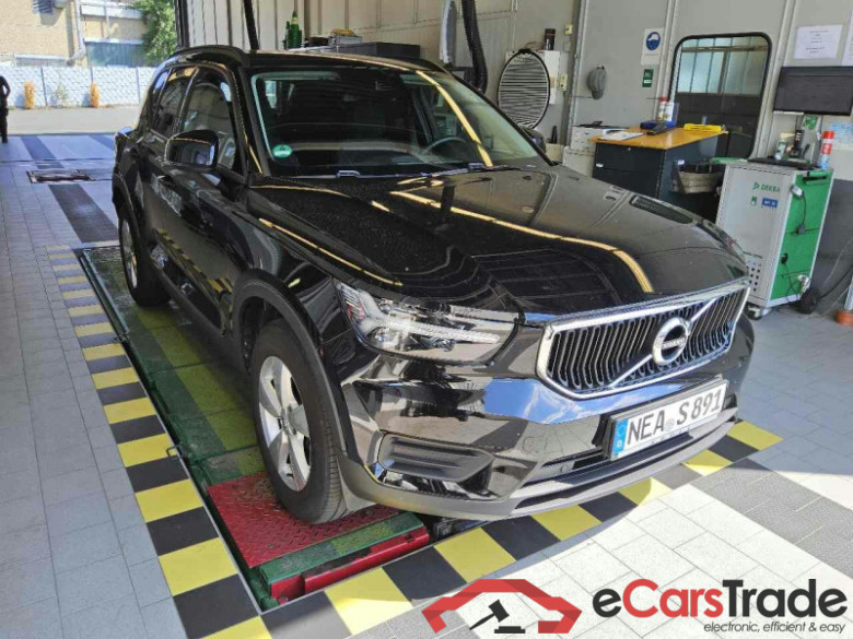 Volvo XC40 (2017->) DE - SUV5 T2 2WD EU6d, Momentum Core, 2020 - 2022 #2
