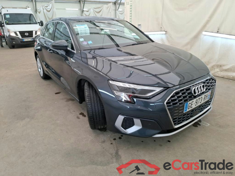 AUDI A3 Sportback / 2020 / 5P / Berline 35 TFSI 150 MHEV S Tronic Design Luxe #4