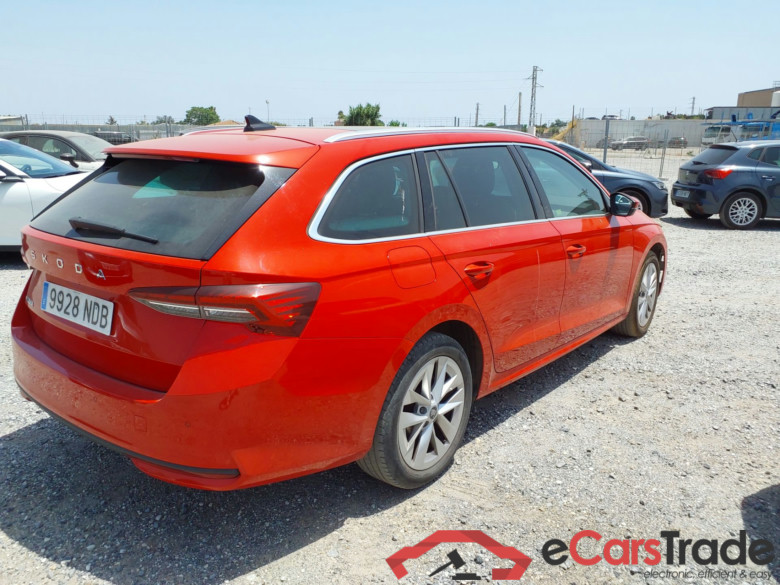 SKODA Octavia 2.0 TDI 110 kW (150CV) DSG 7 vel AutomÃ¡tico Combi Design(Pano-Roof + Winterpack) #2