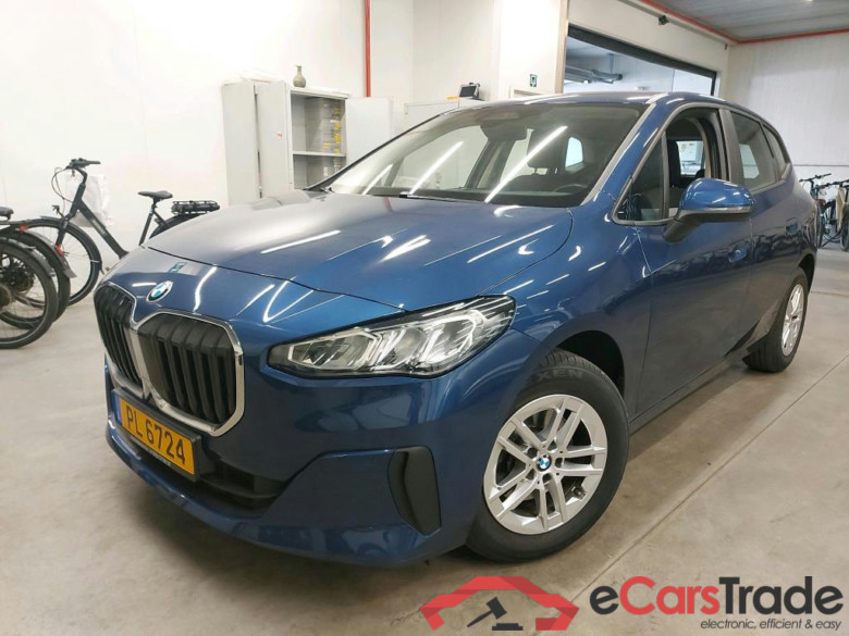 BMW - BMW 2 ACTIVE TOURER 218iA 136PK With Climatic & Navigation & Cruise Control & Park Sensors Front & Rear * PETROL * #1
