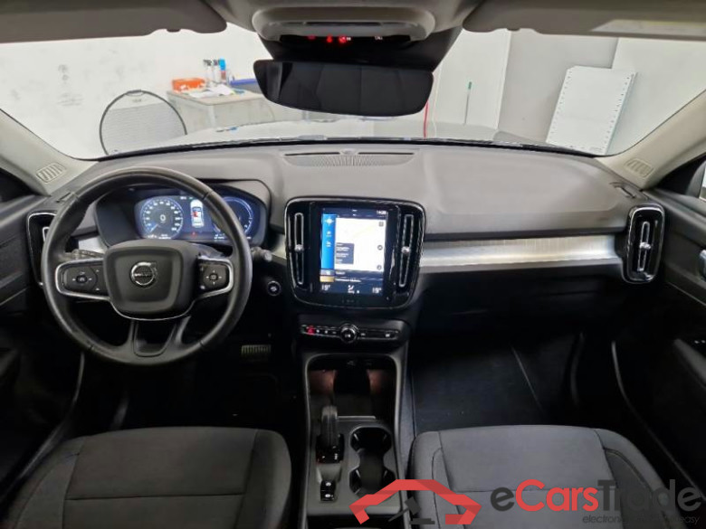 VOLVO XC40 / 2017 / 5P / SUV T4 PLUG-IN HYBRID AUTO RECH INSCRIP EXPR #3