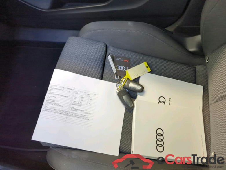Q4 e-tron 40 e-tron #4