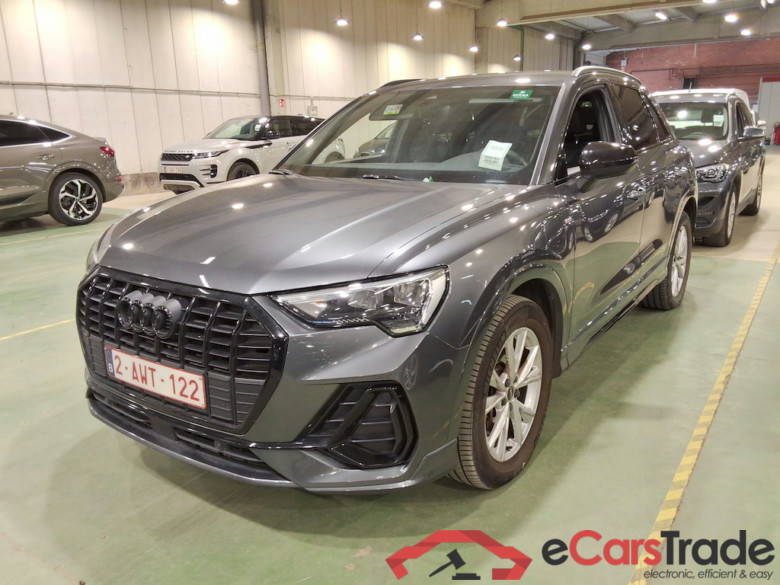AUDI Q3 1.4 45 TFSI E S TRONIC S LINE