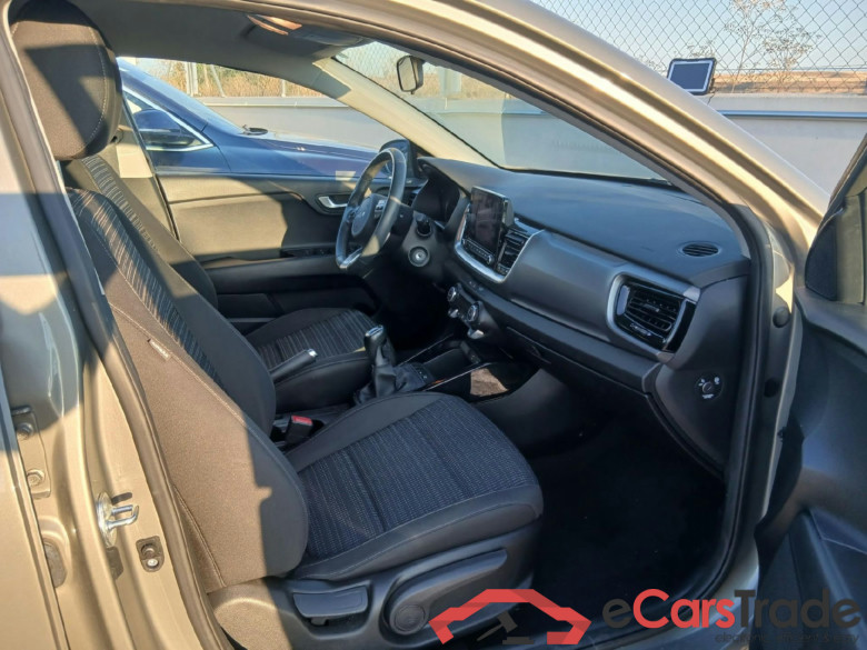 KIA Stonic / 2017 / 5P / todoterreno 1.0 T-GDi 88kW (120CV) MHEV iMT Drive #6