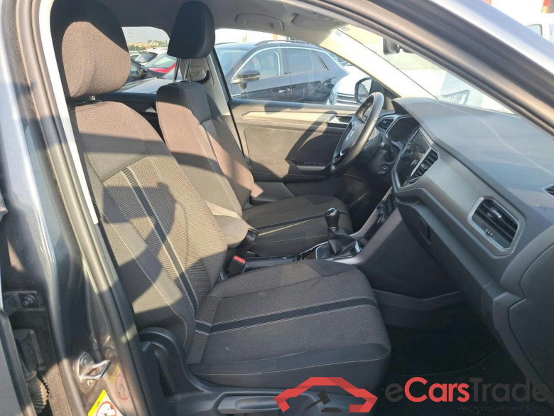 VOLKSWAGEN T-Roc / 2017 / 5P / todoterreno Advance R-Line 1.0 TSI 81kW (110CV) #6
