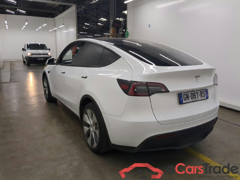 TESLA Model Y / 2021 / 5P / SUV RWD #3