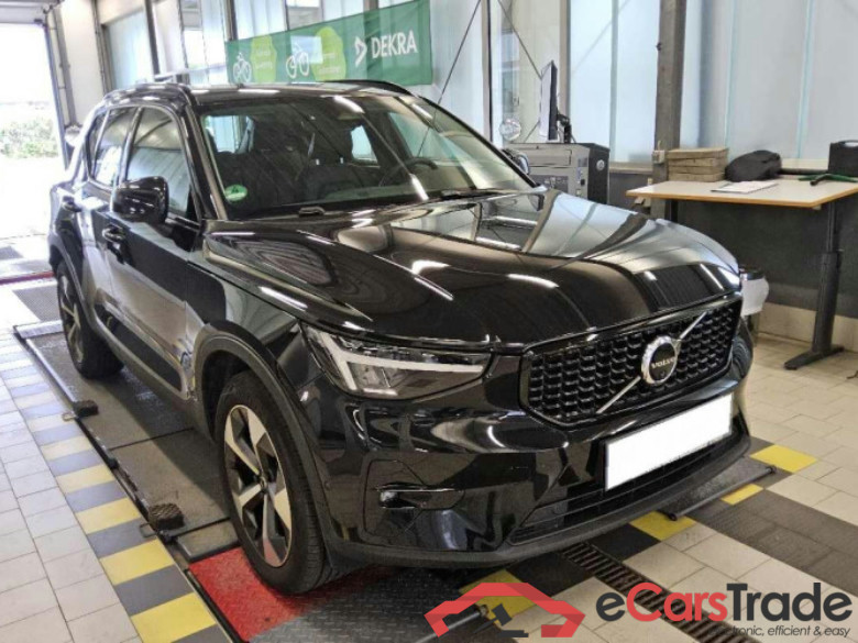 Volvo XC40 (2017->) DE - SUV5 B4 2WD EU6d, Plus Dark, (Facelift) 2022 - 2024 #2