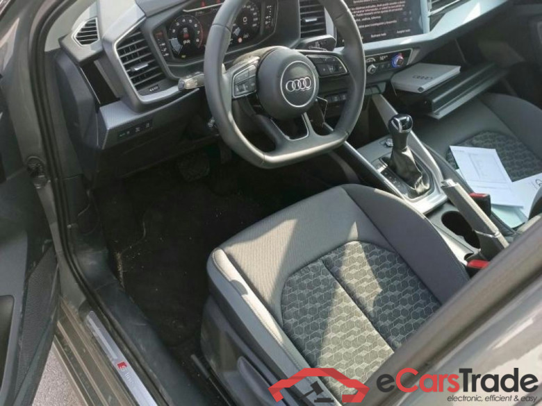 AUDI A1 / 2018 / 5P / berlina con portón Sportback Adrenali 30 TFSI 85kW S trn(SP)(SL)(AC1) #3