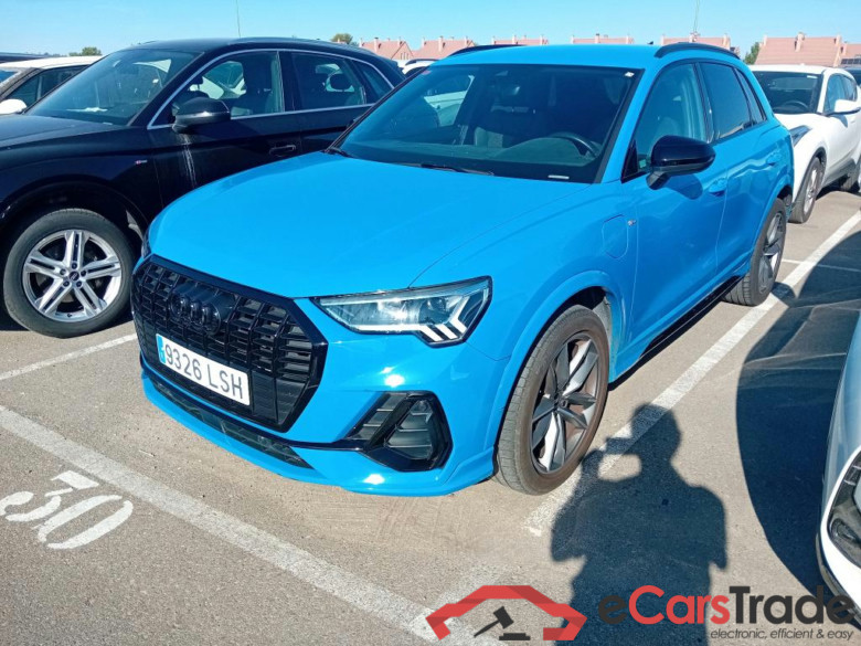 AUDI Q3 / 2018 / 5P / todoterreno 45 TFSI e 180kW S tronic Black Line #1