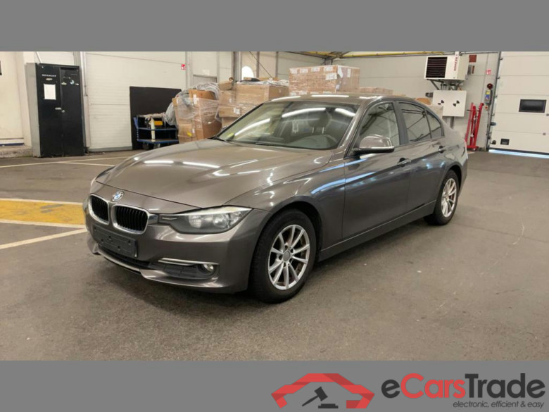 BMW 3 Dsl (F30) 318 dA #1
