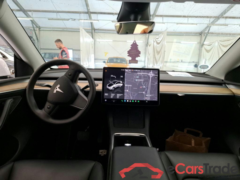 TESLA Model Y / 2021 / 5P / SUV RWD #5
