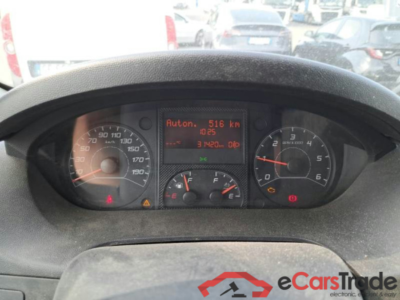 PEUGEOT BOXER / 2014 / 4P / FURGONE 333 L2H2 2.2 BLUEHDI 140CV SeS #4