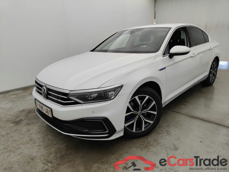 Volkswagen Passat 1.4 TSI GTE Business DSG 4d