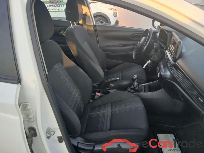 HYUNDAI i20 / 2020 / 5P / berlina con portón 1.0 TGDI 74kW (100CV) 48V Essence #6