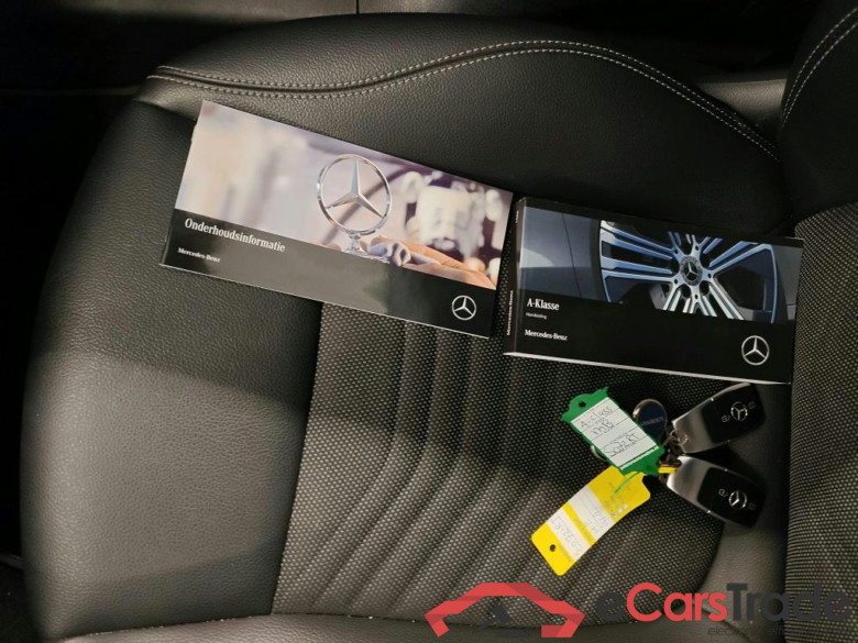 Mercedes-Benz A-Klasse A 180 7G-DCT Business Solution 5d + Pano #4