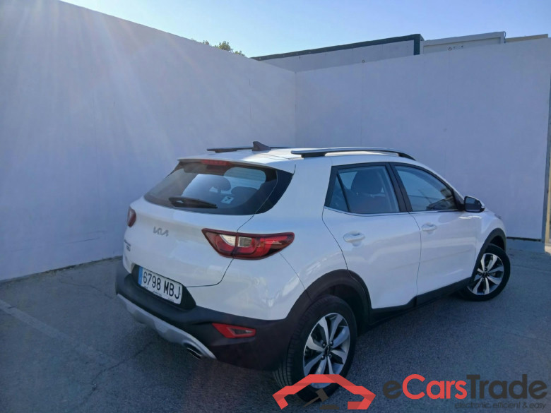 KIA Stonic / 2017 / 5P / todoterreno 1.0 T-GDi 88kW (120CV) MHEV iMT Drive #2