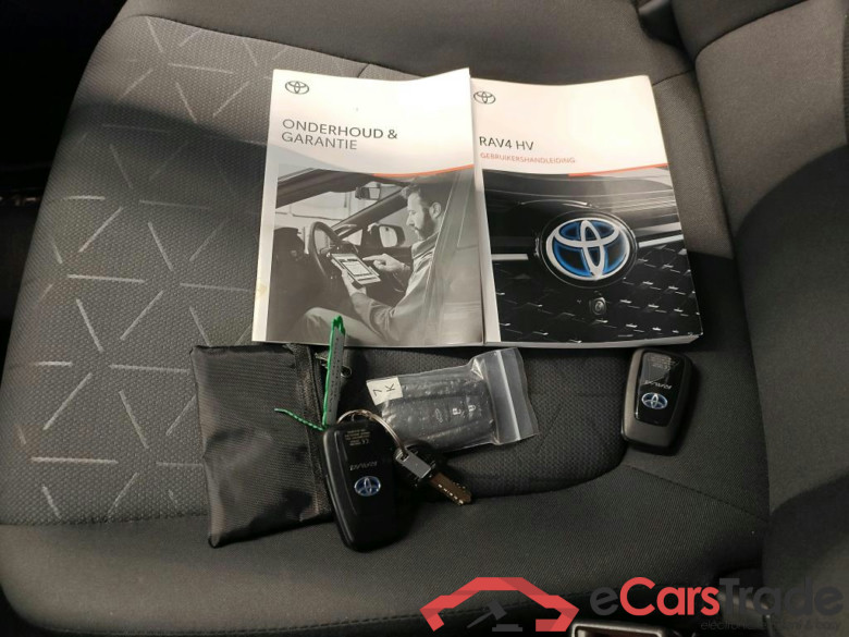 Toyota RAV4 2.5 Hybrid 2WD Dynamic Automaat 5d #4