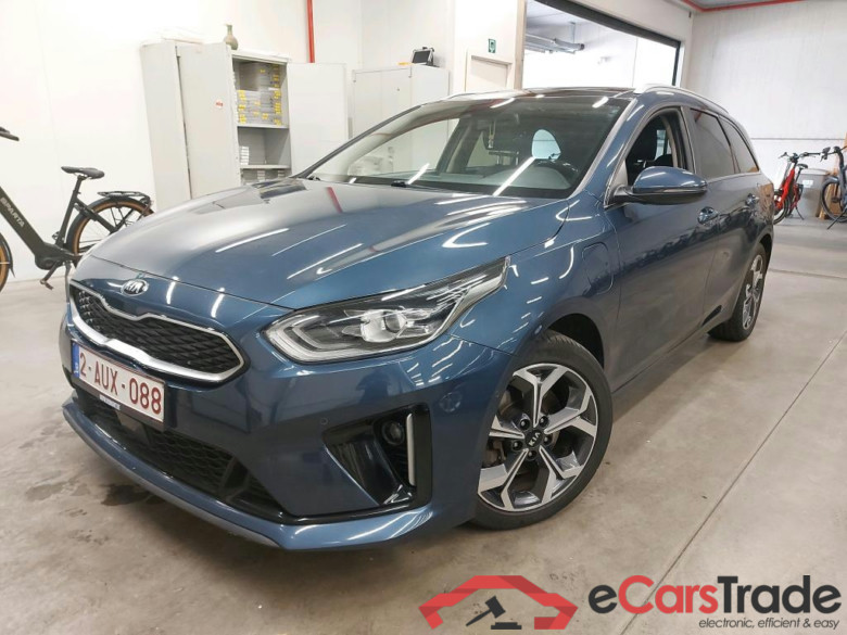 KIA - KIA CEED SPORTSWAGON 1.6 GDi ISG PHEV 141PK DCT Sense With Leather Pack & ADAS & Navigation & Pano Roof & Foldable Trailer Hook  * HYBRID *
