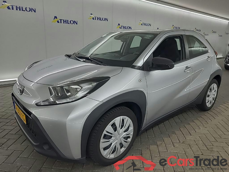 TOYOTA Aygo X 1.0 VVT-I MT play 5D 53kW #1