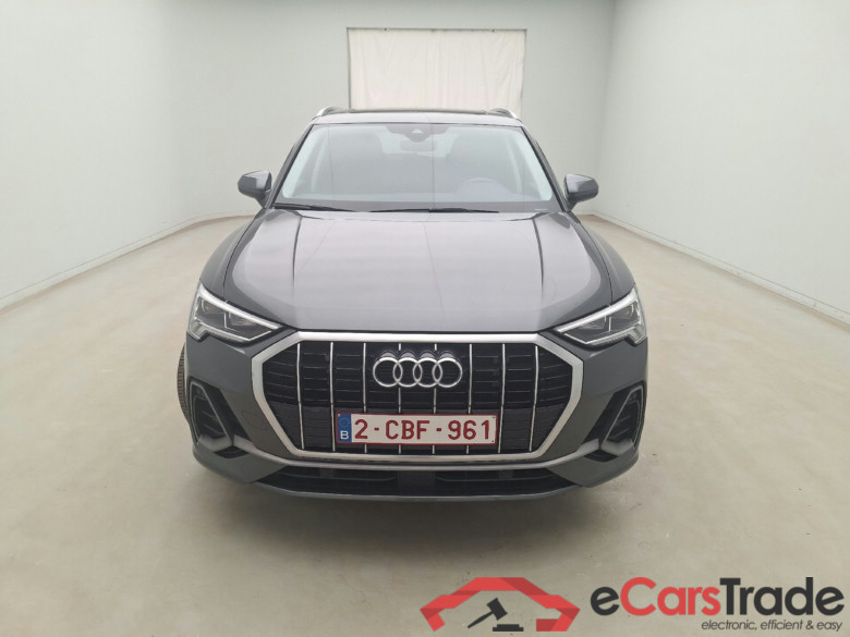 Audi, Q3 '18 PHEV, Audi Q3 45 TFSI e S tronic S Line 5d