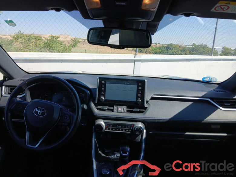 TOYOTA Rav4 / 2018 / 5P / todoterreno 2.5l 220H Style 4WD #3