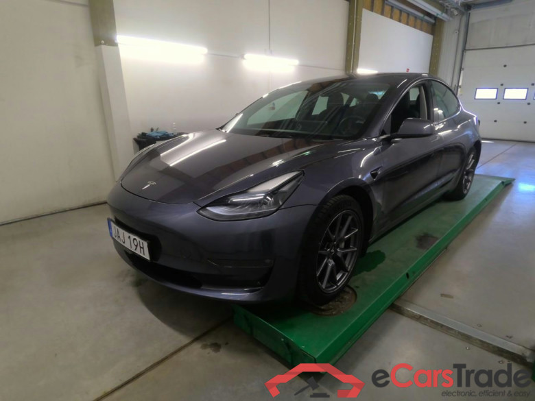 Tesla Model 3 DualM. Long-Range AWD